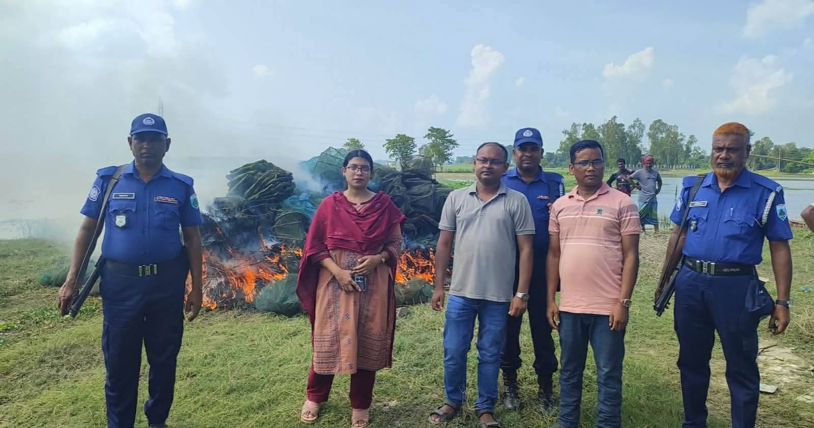 মা ও পোনা মাছ রক্ষায় সিংড়ায় উপজেলা প্রশাসন ও মৎস্য বিভাগের অভিযান