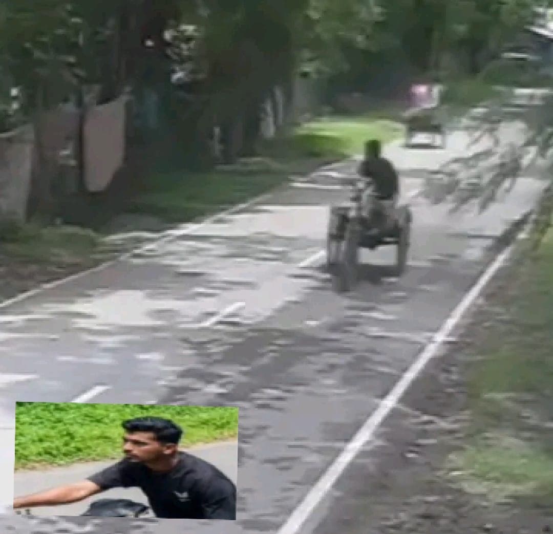 পরিবারের একমাত্র উপার্জনের পথ হারালেন মালিক, প্রকাশ্য দিবালোকে চুরি হলো চার্জার ভ্যান