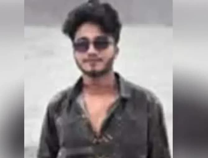 ‘চির বিদায় পৃথিবী’ লিখেছিলেন ফেসবুকে, ১৯ ঘণ্টা পর নির্মম মৃত্যু ১৮ বছরের যুবকের