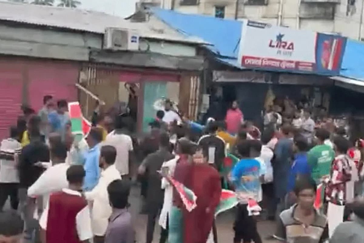 লালমাইয়ে বিএনপির দুই গ্রুপের রক্তক্ষয়ী সংঘর্ষ, আহত ১০, ভাঙচুর ও চরম উত্তেজনা