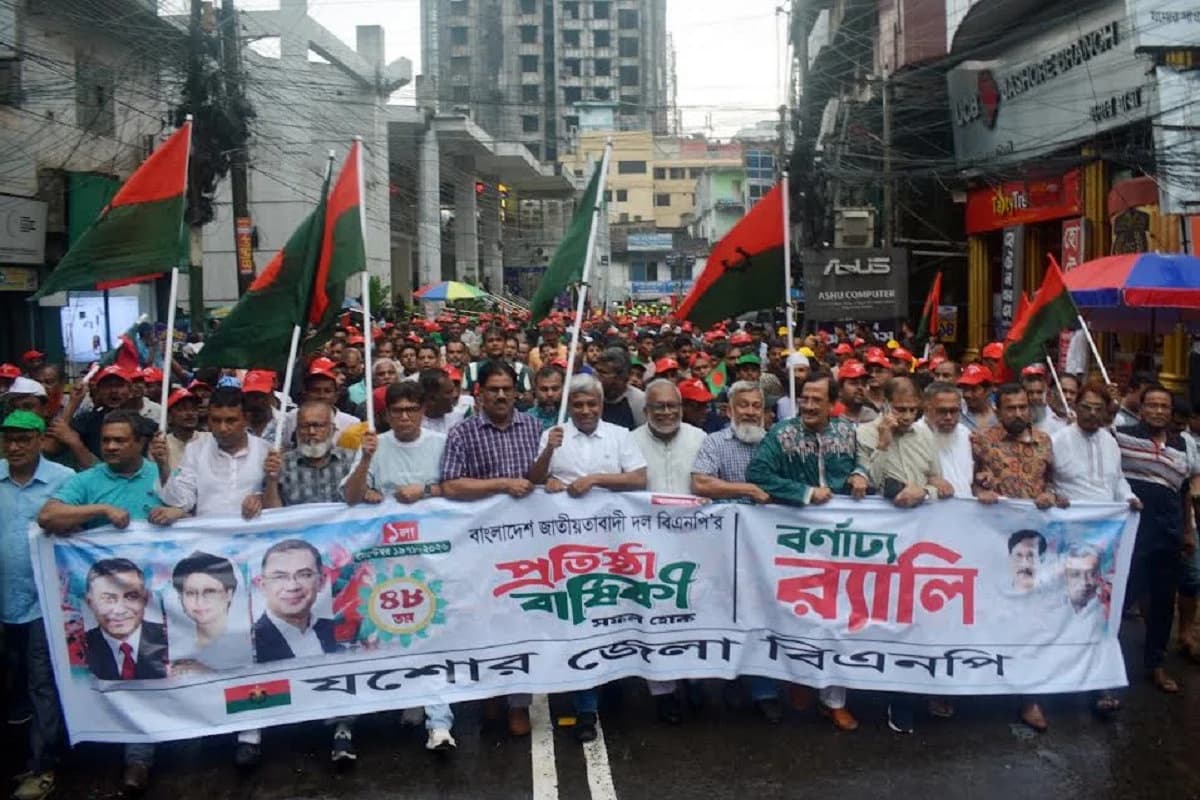 যশোরে বিএনপির ৪৮তম প্রতিষ্ঠাবার্ষিকী: বর্ণাঢ্য র্যালি ও সমাবেশে উত্তাল পুরো শহর