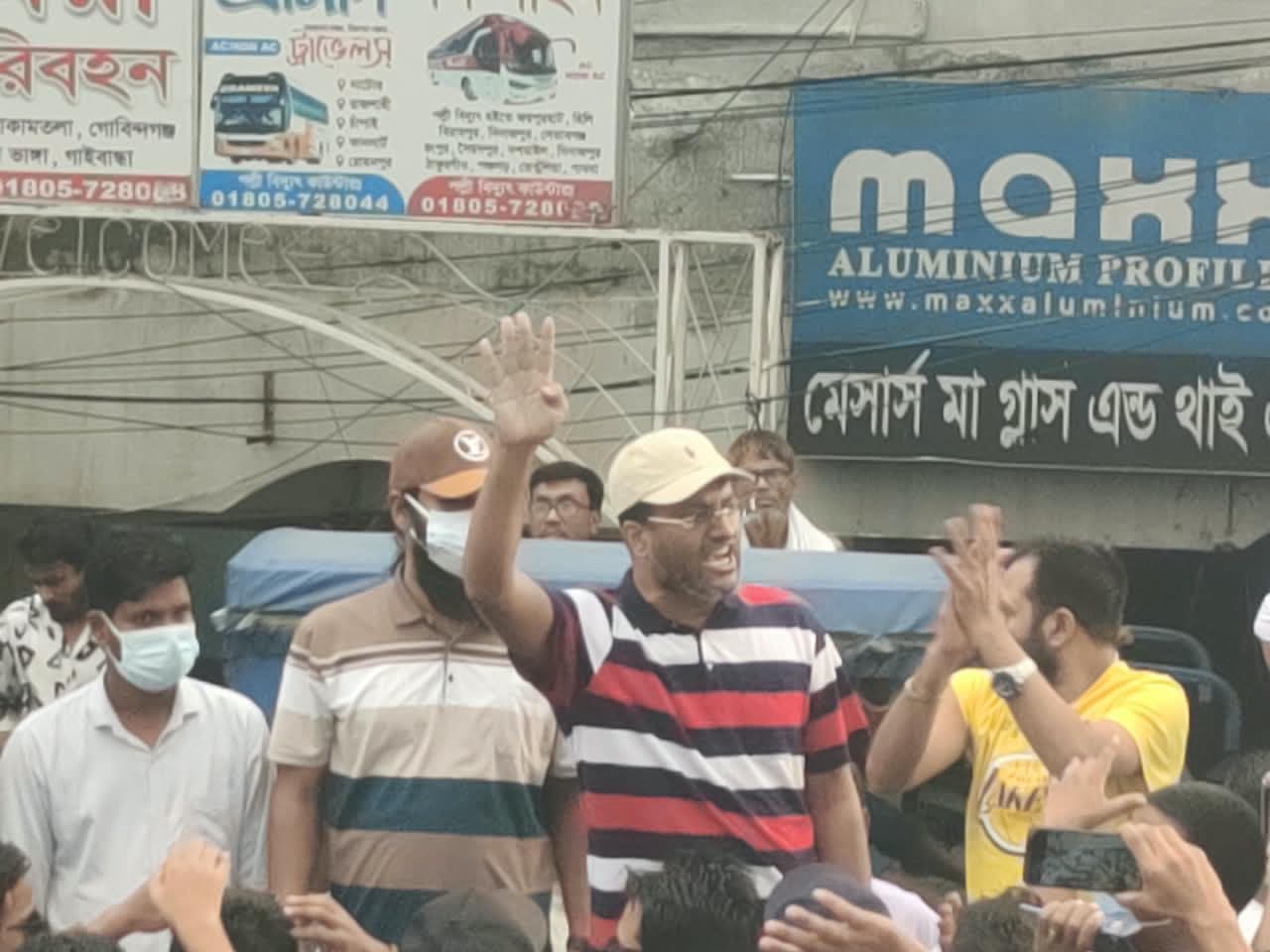 কালিয়াকৈরে জয় বাংলা স্রোগান দিয়ে ঝটিকা মিছিল