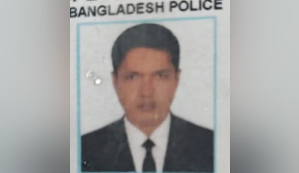 অসহায় বৃদ্ধের পাশে দাঁড়াতেই চরম মূল্য! রিকশাচালককে বাঁচাতে পিটিয়ে হত্যা এসবি পুলিশ সদস্যের