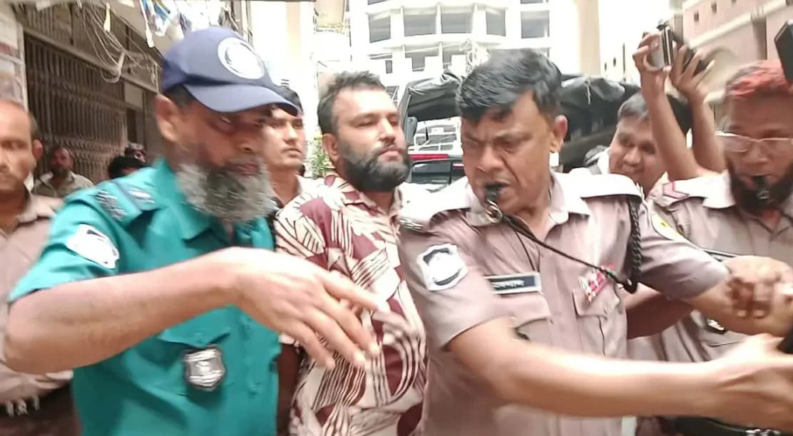প্রধানমন্ত্রীর নিরাপত্তা বেষ্টনীতে প্রবেশের চেষ্টা: ৫ দিনের রিমান্ডে যুবক মুহিবুল্লাহ মুবিন