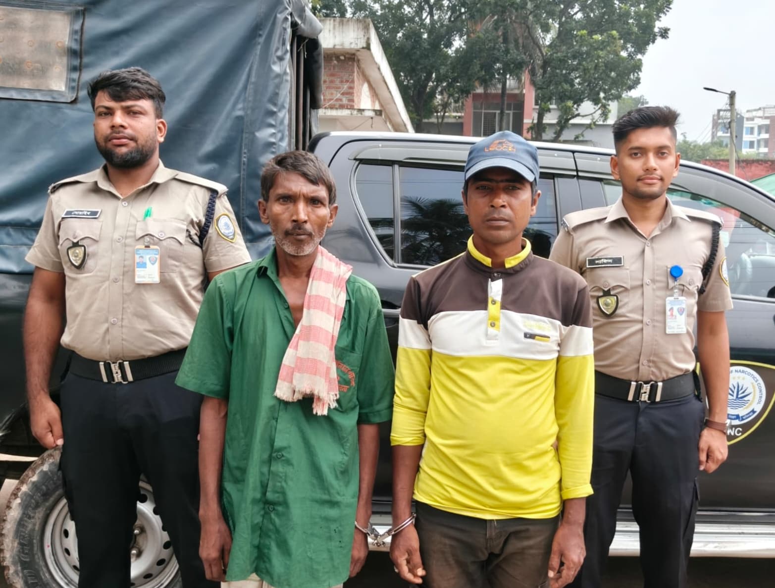 পাবনায় মাদকবিরোধী অভিযানে দুই মাদকসেবী আটক