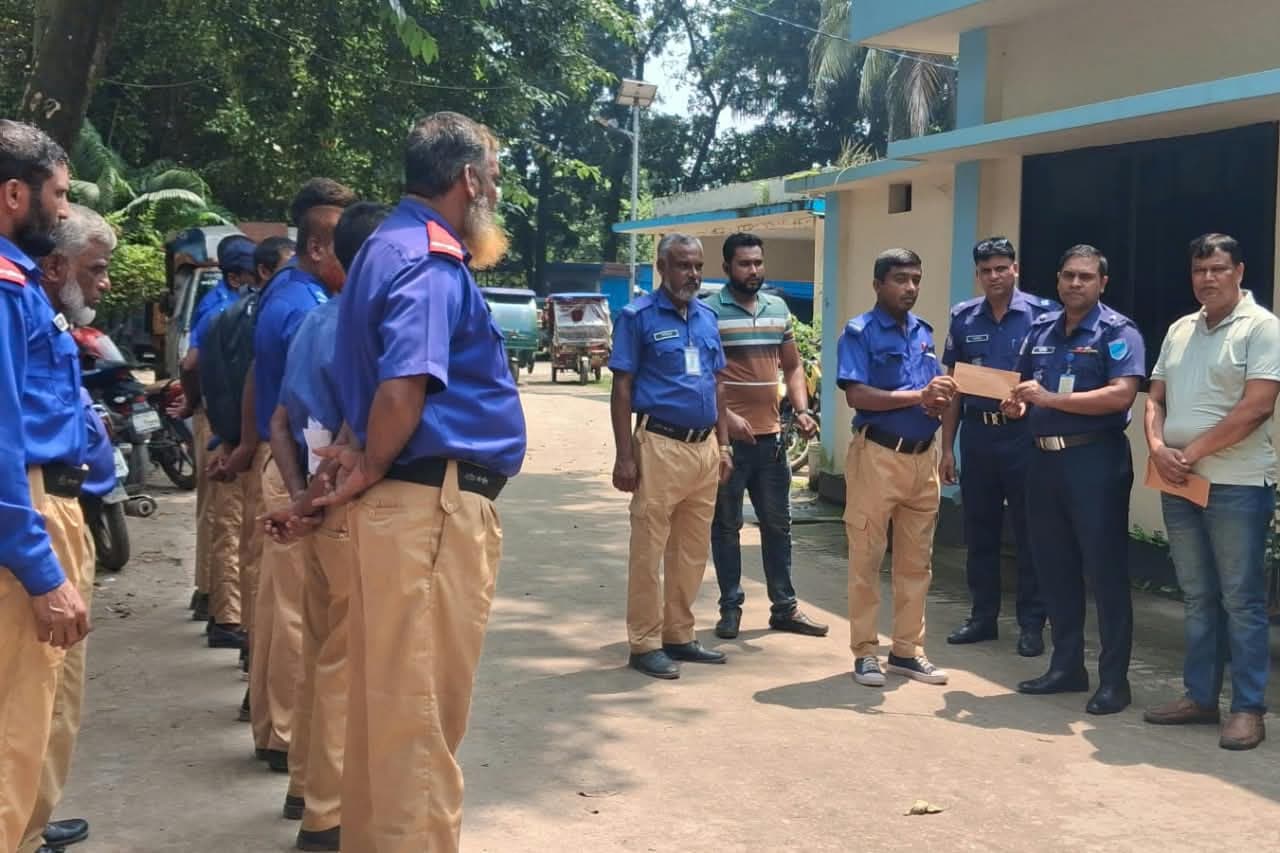 কালীগঞ্জে গ্রাম পুলিশদের সাপ্তাহিক হাজিরা ও বিশেষ সম্মাননা প্রদান