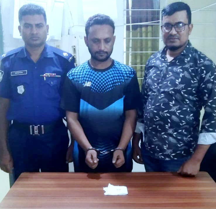 কাঁঠালিয়ায় ৫ পিস ইয়াবাসহ ১ জন আটক