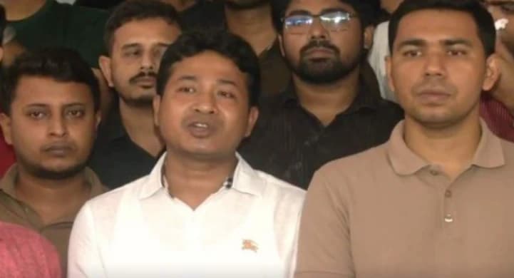 ‘এটি চরম ধৃষ্টতা!’ ডাকসুতে জিন্নাহর ছবি সরাতে ২৪ ঘণ্টার আল্টিমেটাম, উত্তপ্ত ঢাকা বিশ্ববিদ্যালয়