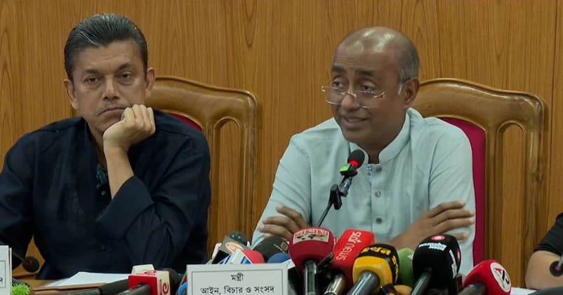 পার্শ্ববর্তী দেশ থেকে পরিকল্পিত মাদক অনুপ্রবেশ ও ড্রোনের ব্যবহার: কঠোর পদক্ষেপের ঘোষণা আইনমন্ত্রীর