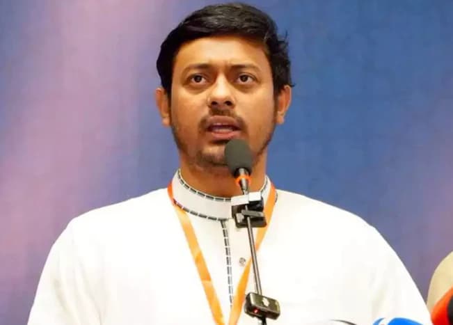 হাসিনা ও তারেকের রাজনীতি একই পুরোনো ক্ষমতার রূপ, পার্থক্য খুঁজে লাভ নেই: নাসীরুদ্দীন পাটওয়ারী