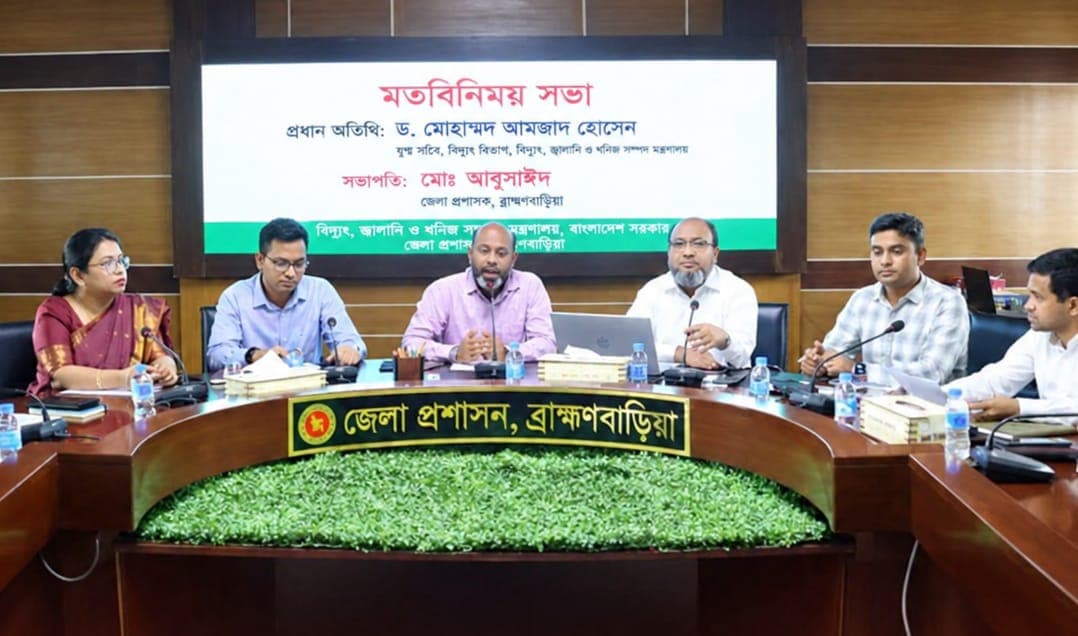 ছাদে সৌরবিদ্যুৎ স্থাপনে গুরুত্ব, পাঁচ বছরে ৫৫০০ মেগাওয়াট উৎপাদনের লক্ষ্য