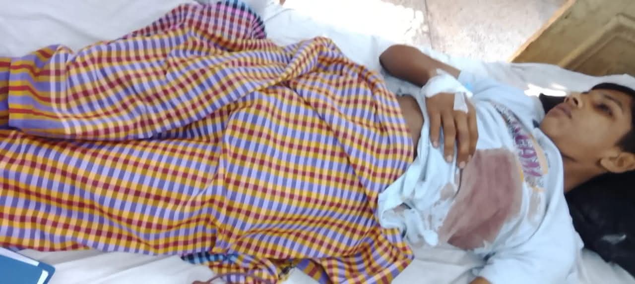 আখাউড়ায় মোবাইল ছিনতাইয়ের চেষ্টায় কিশোরকে ছুরিকাঘাত, ঢাকা মেডিকেলে ভর্তি