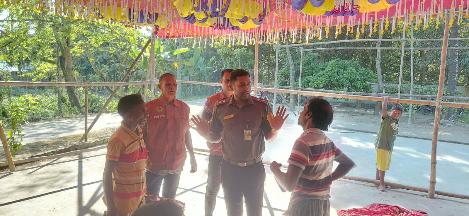 পাবনায় ৩৬৪ মণ্ডপে উৎসবের আনন্দ নিরাপদে রাখতে প্রস্তুত ২৩৮২ আনসার সদস্য