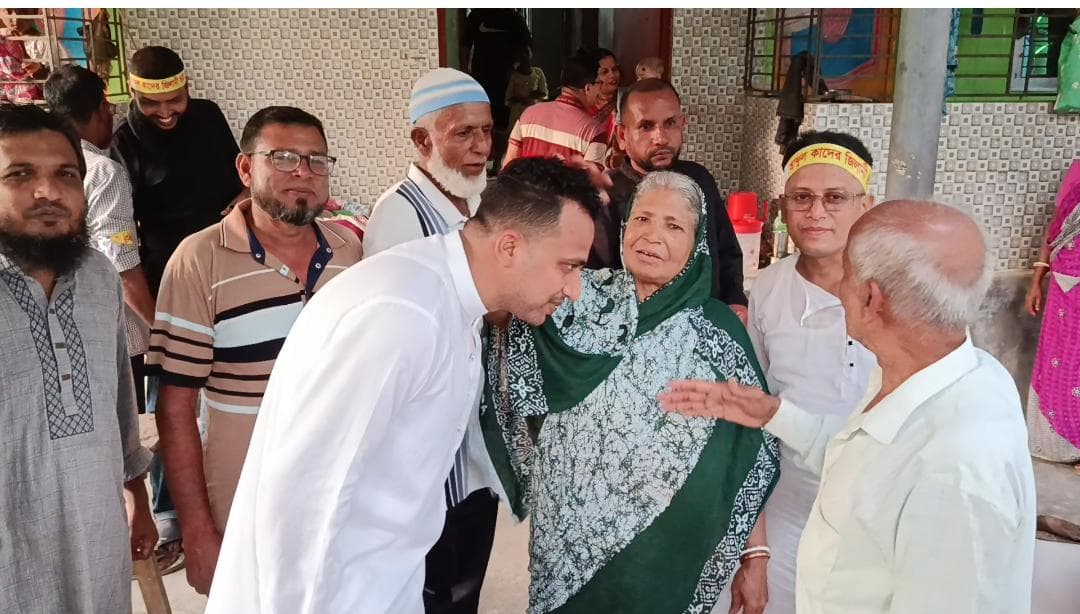 গোপালগঞ্জে পূজা মণ্ডপ পরিদর্শন করেন বিশিষ্ট সমাজসেবক ও চেয়ারম্যান প্রার্থী জিলানী