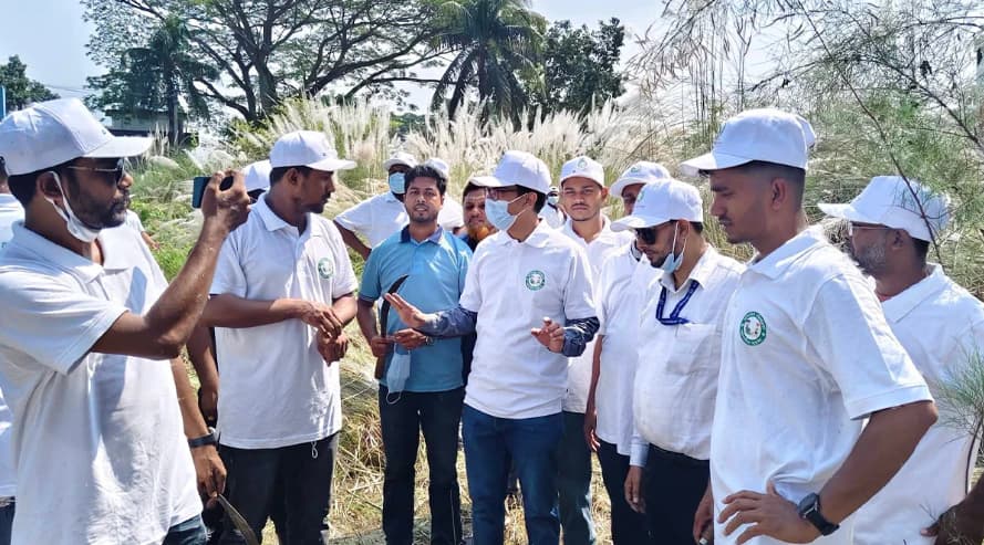 পরিচ্ছন্ন ডামুড্যা গড়তে হুইপ অপুর ডাকে ঝাঁটা হাতে মাঠে নেতাকর্মীরা