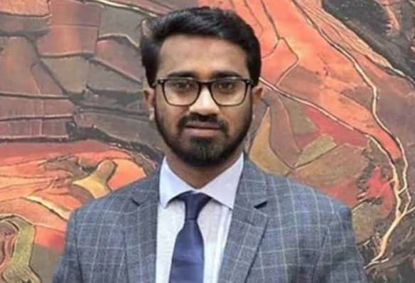 প্রকাশ্যে চুমু দেওয়ার সংস্কৃতি চালু করেছেন এক দলের প্রধান নেতা: রাশেদ খাঁন