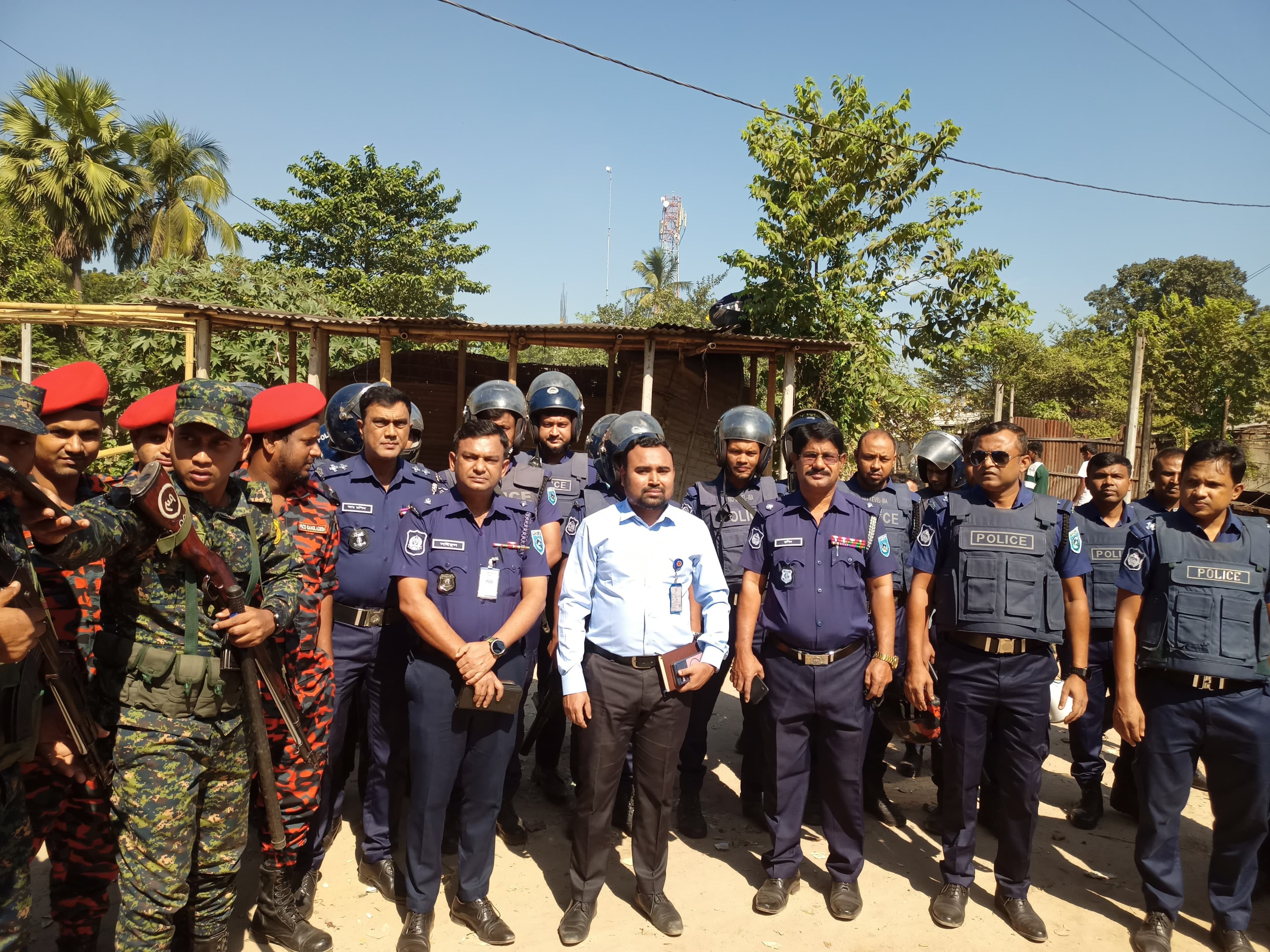 দখলমুক্ত হলো বীরগঞ্জের ঐতিহ্যবাহী ডাক্তারখানা মাঠ, স্বস্তিতে স্থানীয়রা